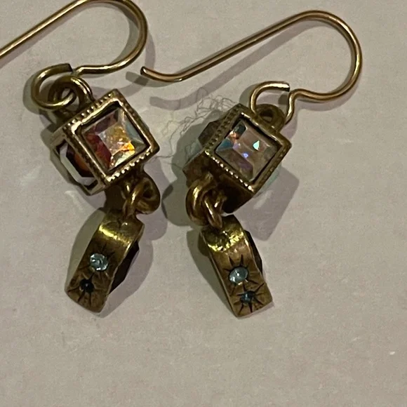 Patricia Locke gold earrings with teardrop on bottom - Picture 2 of 2